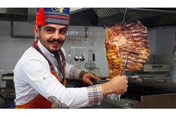 S2000 Sultanchef'in Mutfaklarını Donatmaya Devam Ediyor