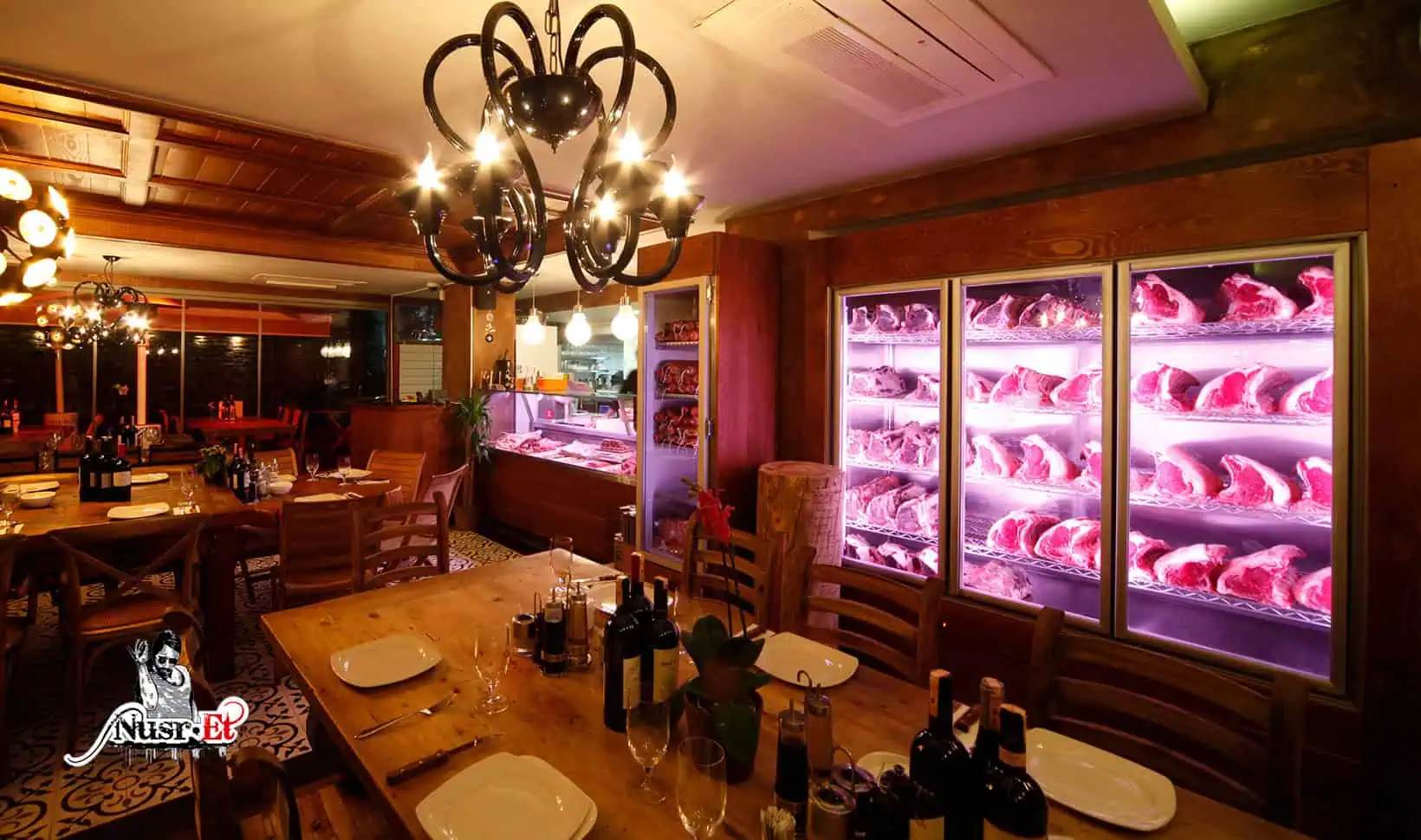 NUSR-ET DRY AGED DOLAPLAR